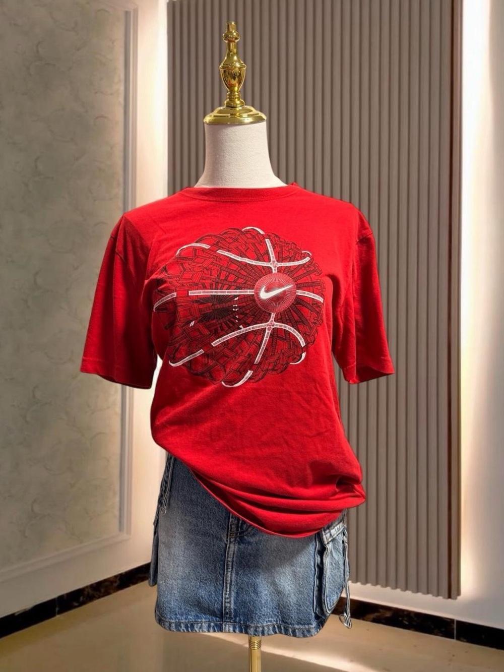 Nike Red Graphic Tee❤️